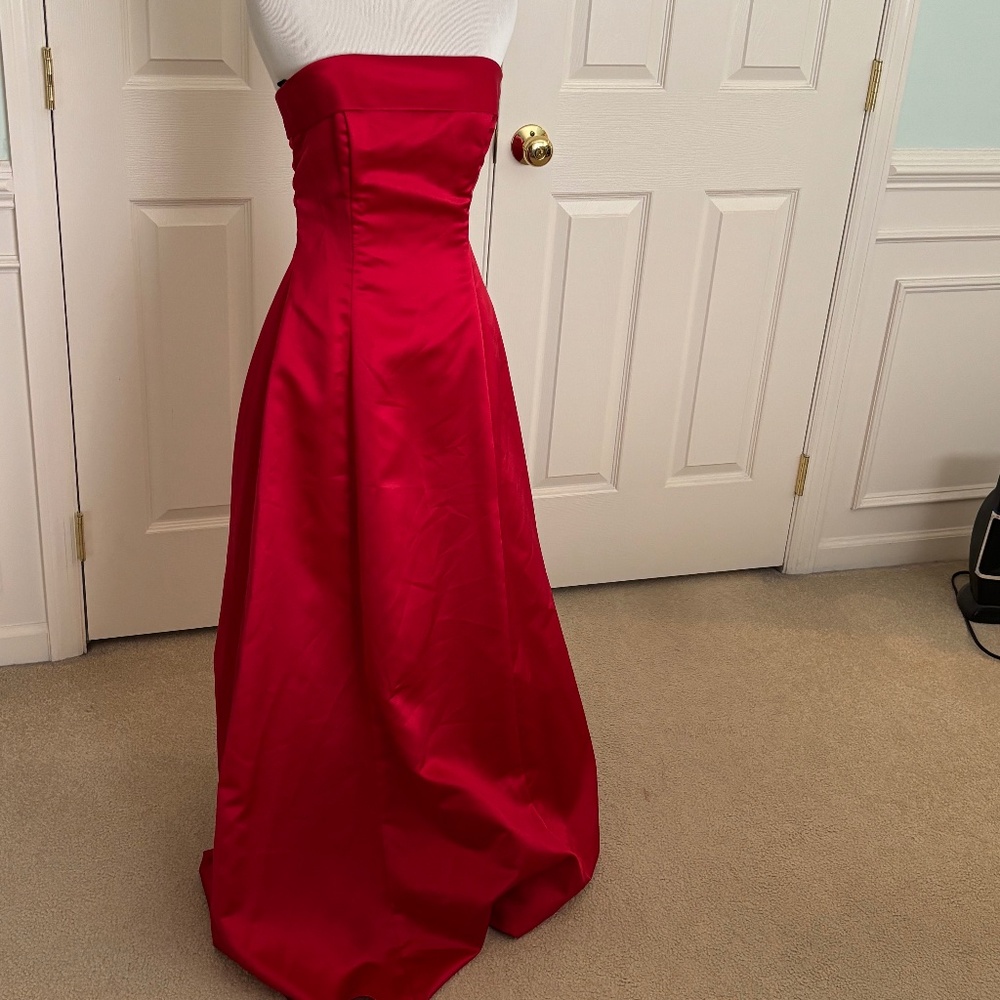 Pretty, red, strapless gown